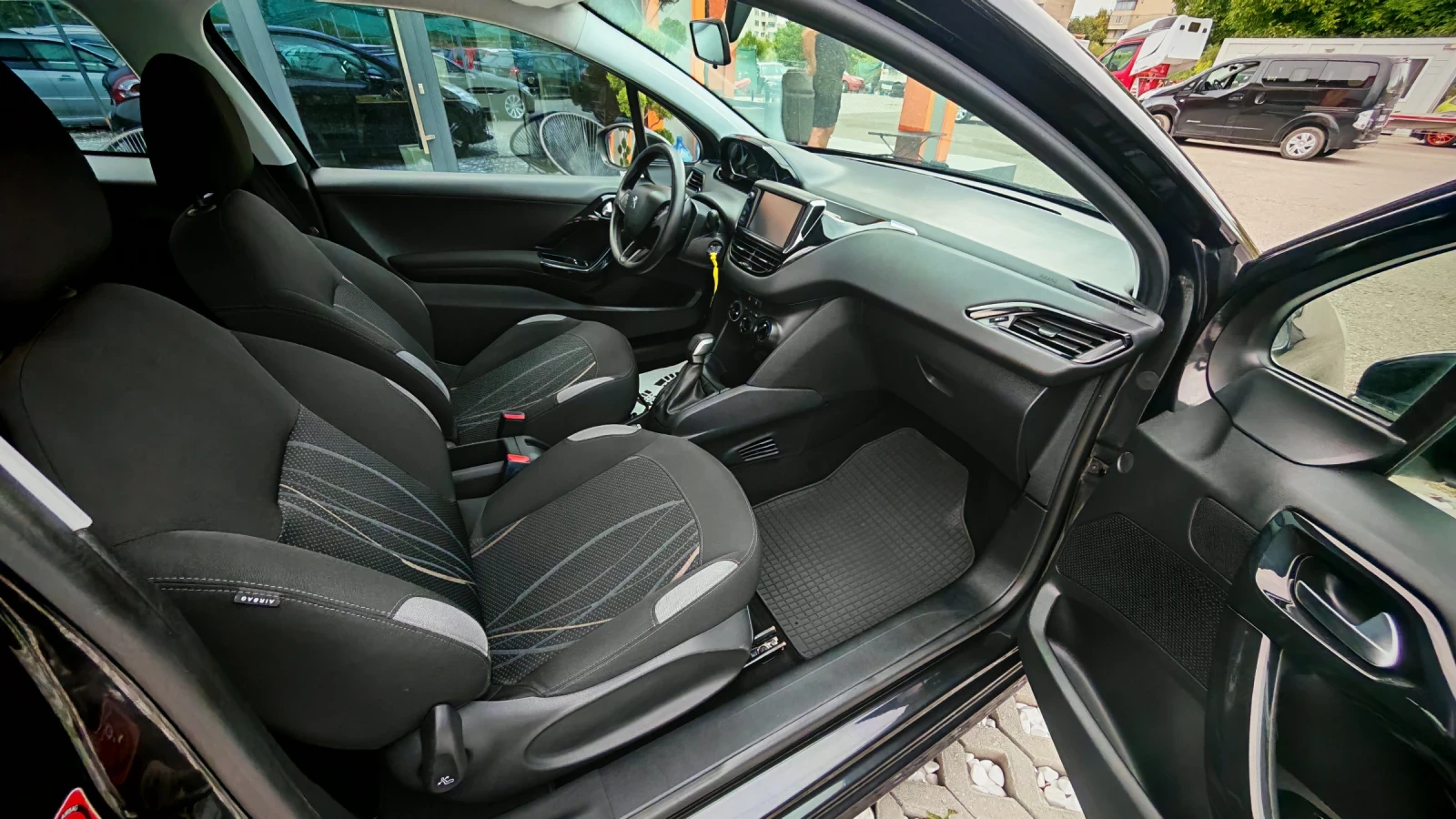 Peugeot 208 1.4i Navi, LED | Mobile.bg � ����������� 8