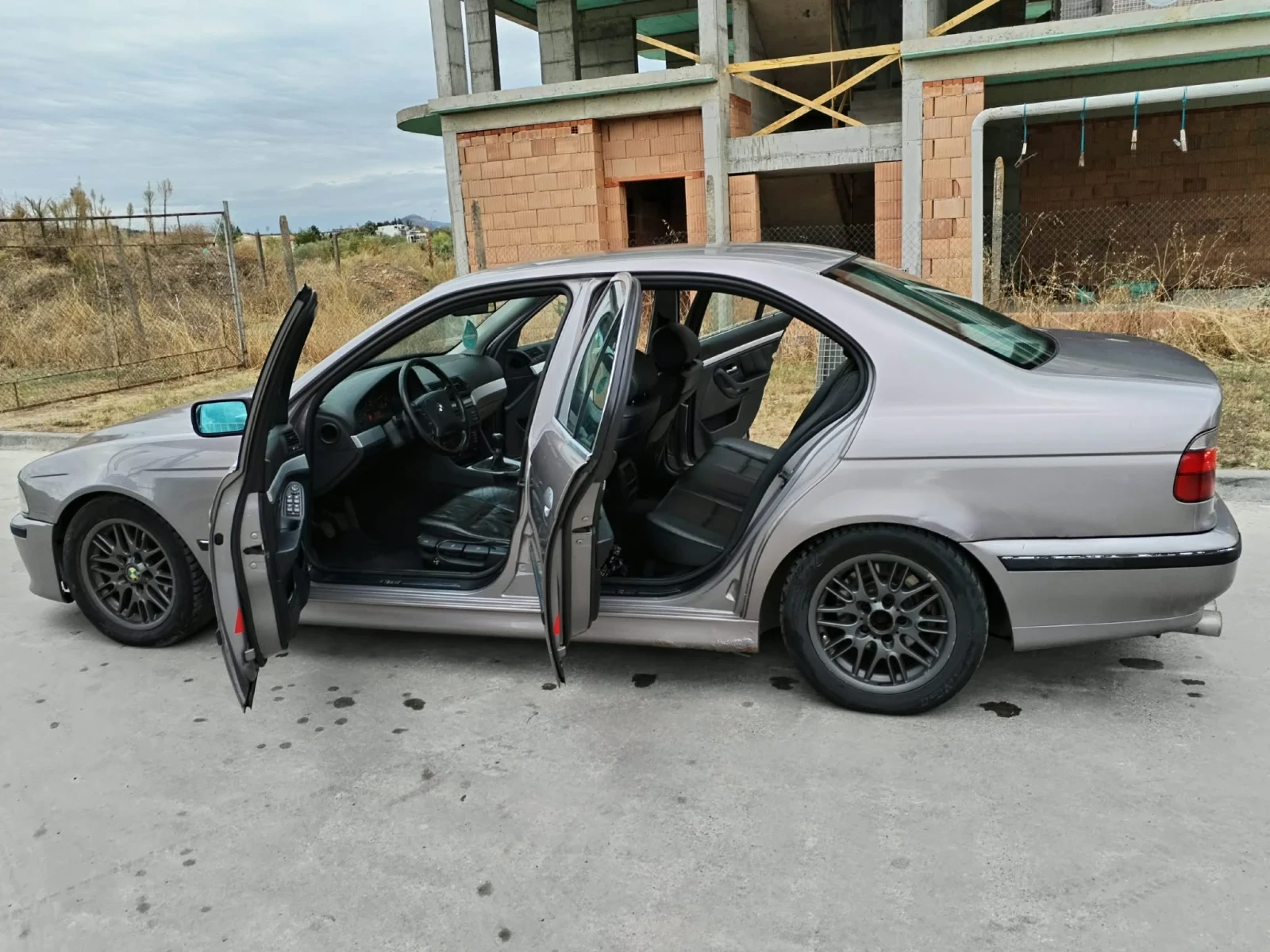BMW 523, снимка 14 - Автомобили и джипове - 56198742