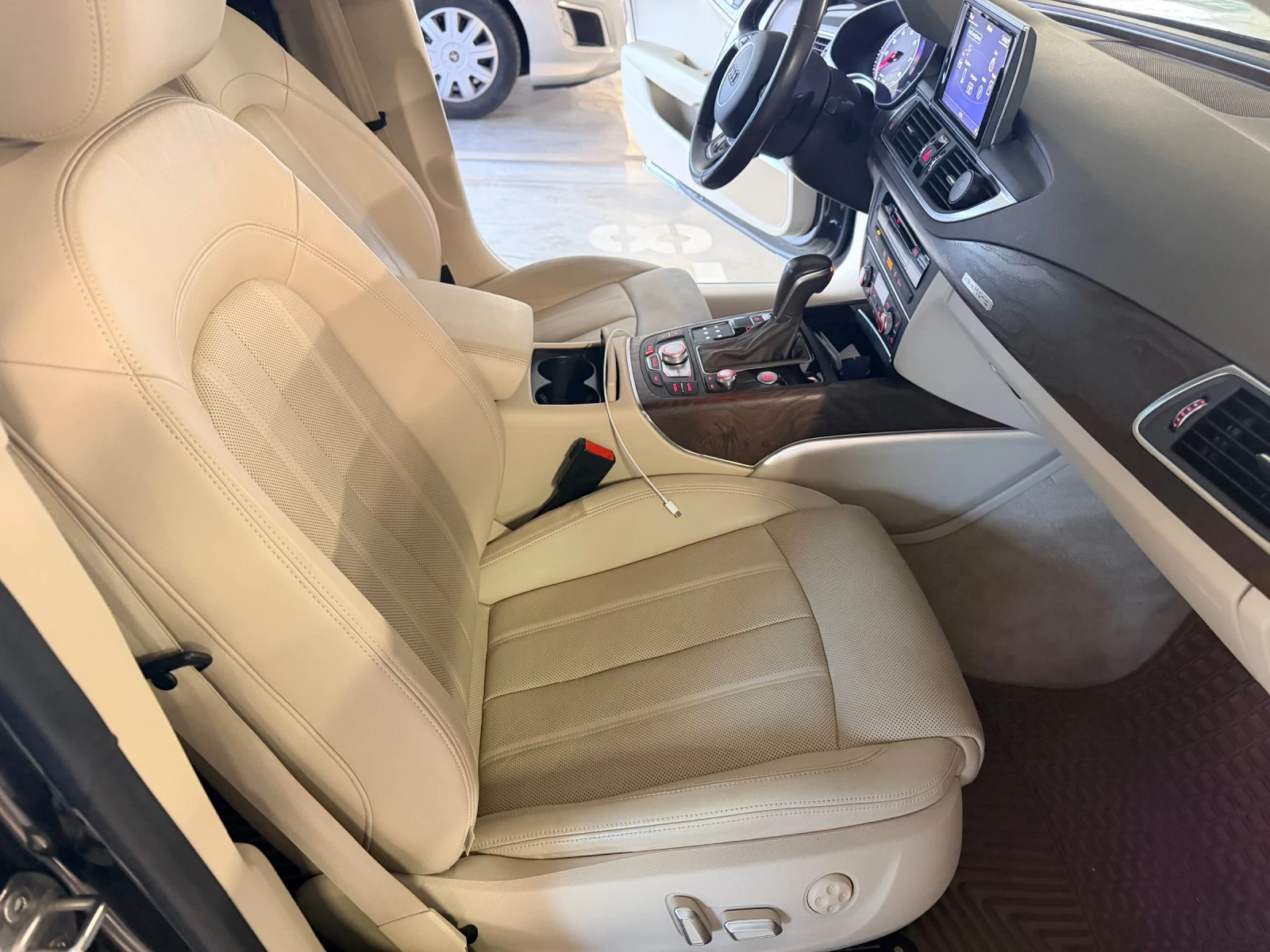 Audi A7 3.0 tfsi, снимка 10 - Автомобили и джипове - 56331869