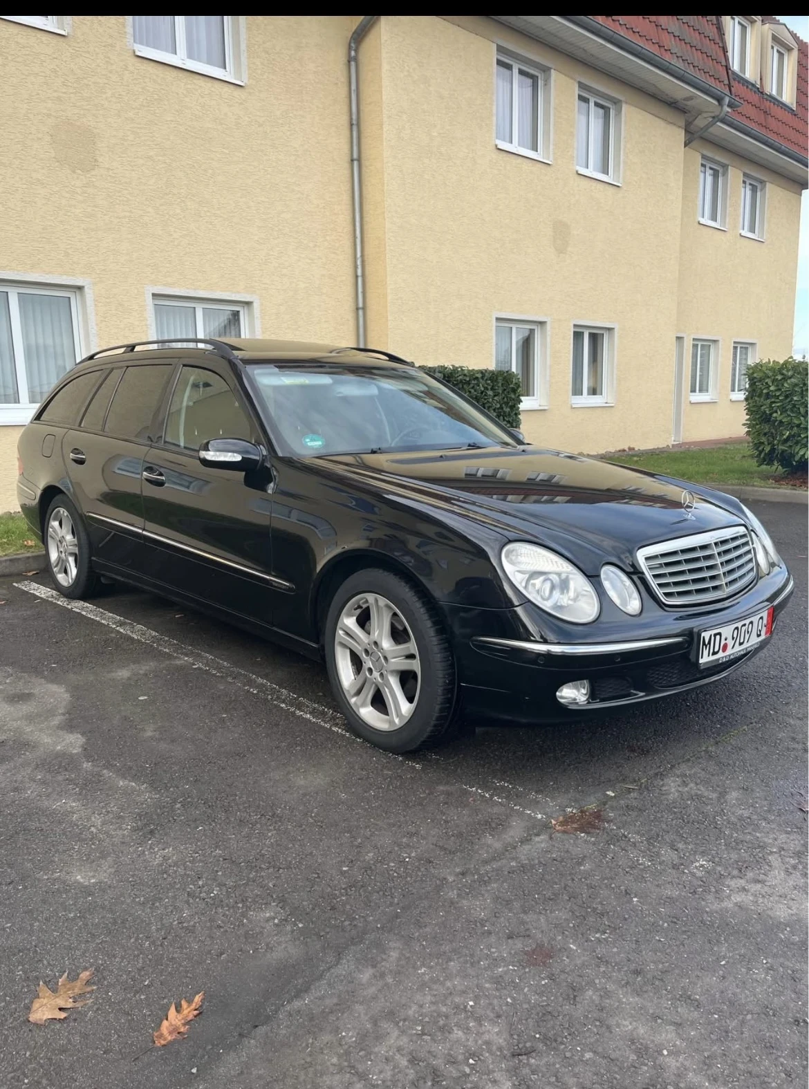 Mercedes-Benz E 220, снимка 3 - Автомобили и джипове - 56681548