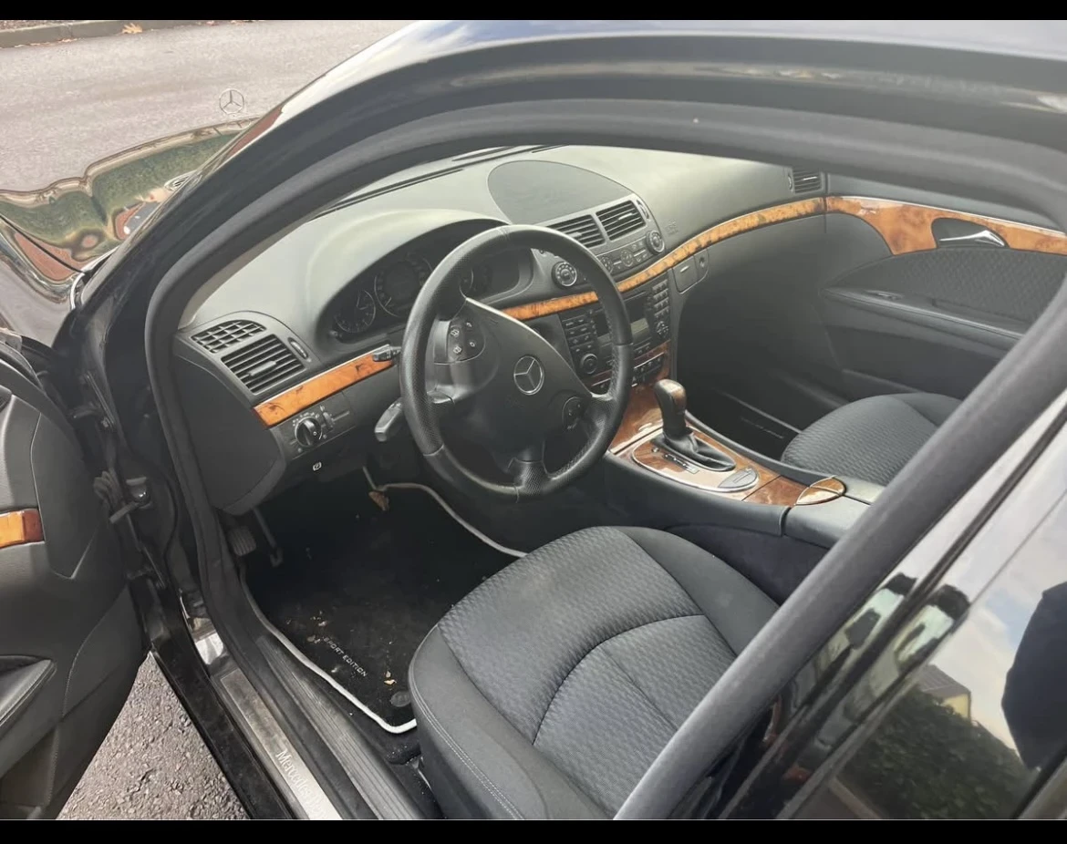Mercedes-Benz E 220, снимка 7 - Автомобили и джипове - 56681548