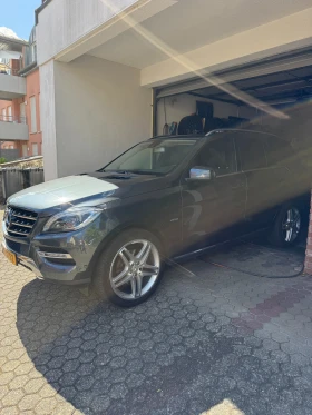 ������ Mercedes-Benz ML 350
