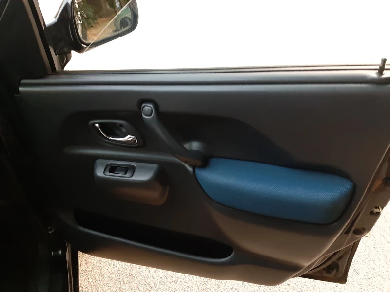 Suzuki Ignis, снимка 14 - Автомобили и джипове - 52547435