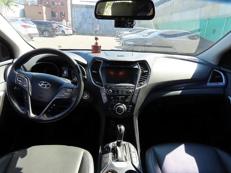 Hyundai Santa fe Diesel 2.0 2Wd Premium, снимка 9 - Автомобили и джипове - 56304091