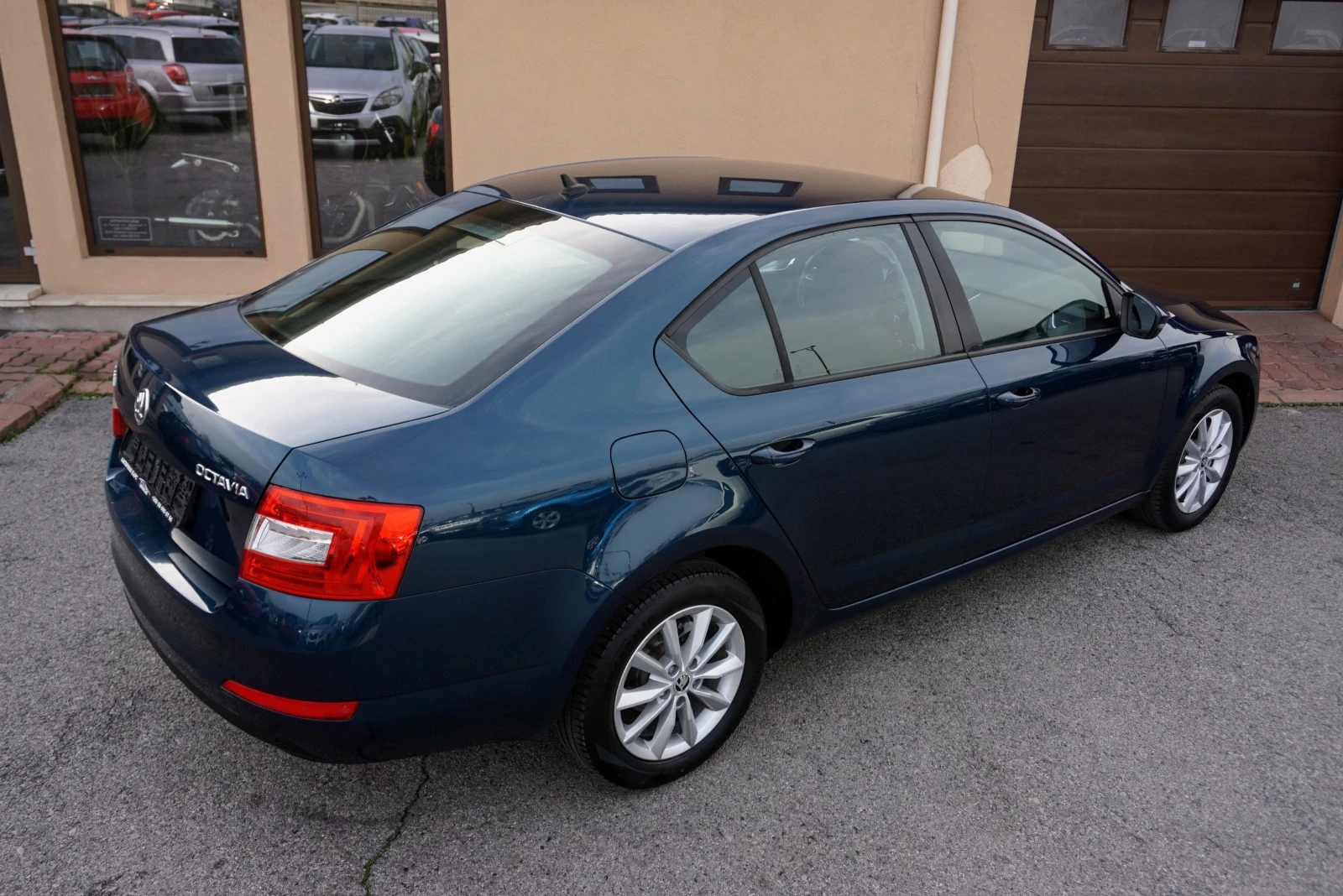 Skoda Octavia 2.0 TDI EXECUTIVE - изображение 3