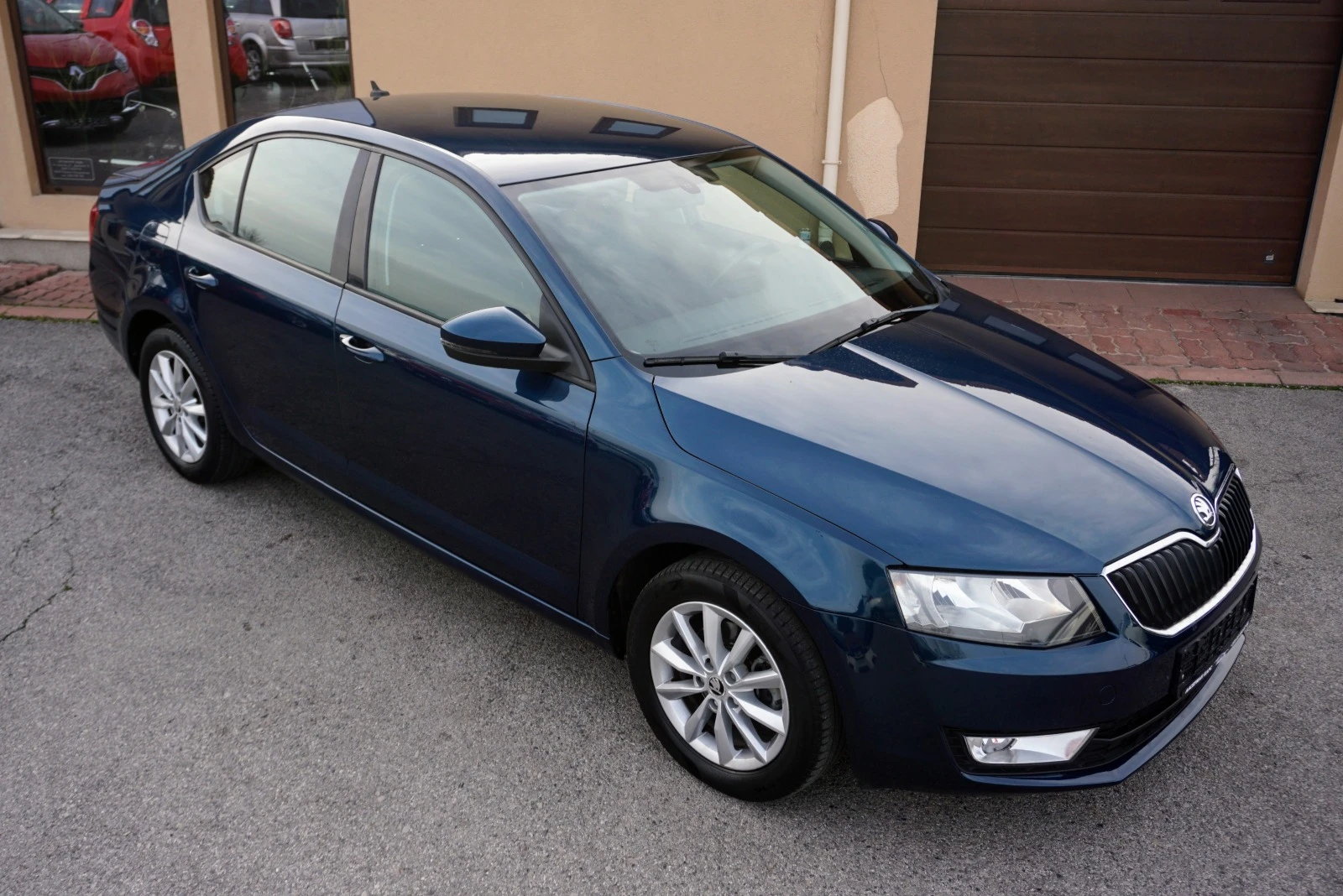 Skoda Octavia 2.0 TDI EXECUTIVE - изображение 2