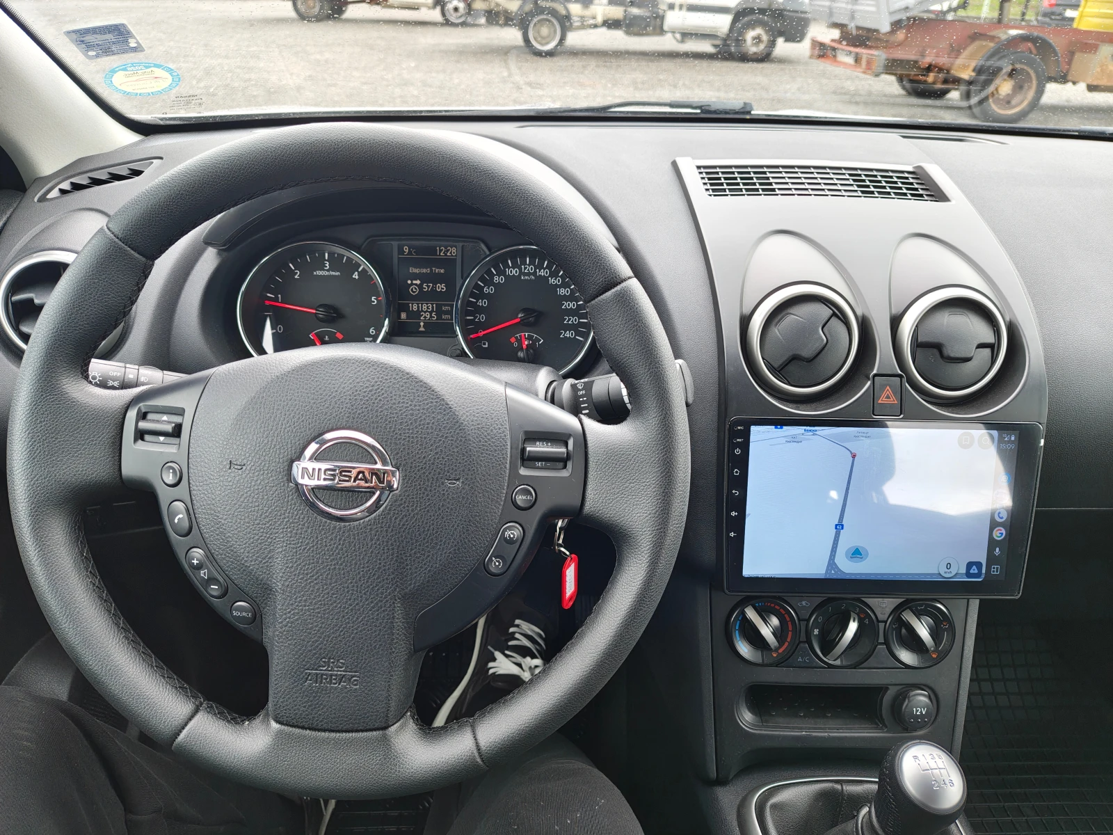 Nissan Qashqai 1.5 DCI, снимка 15 - Автомобили и джипове - 54007045