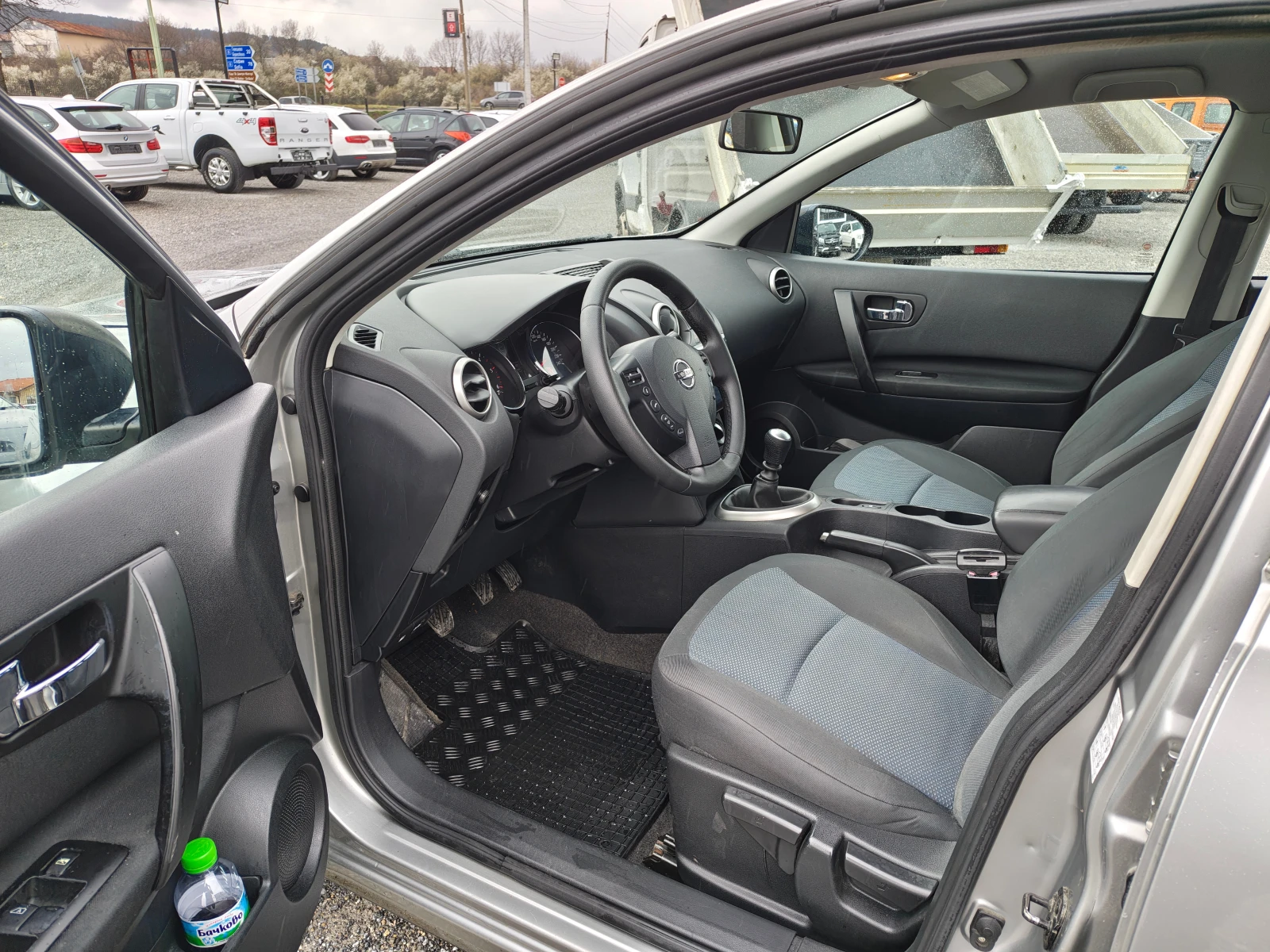Nissan Qashqai 1.5 DCI, снимка 11 - Автомобили и джипове - 54007045