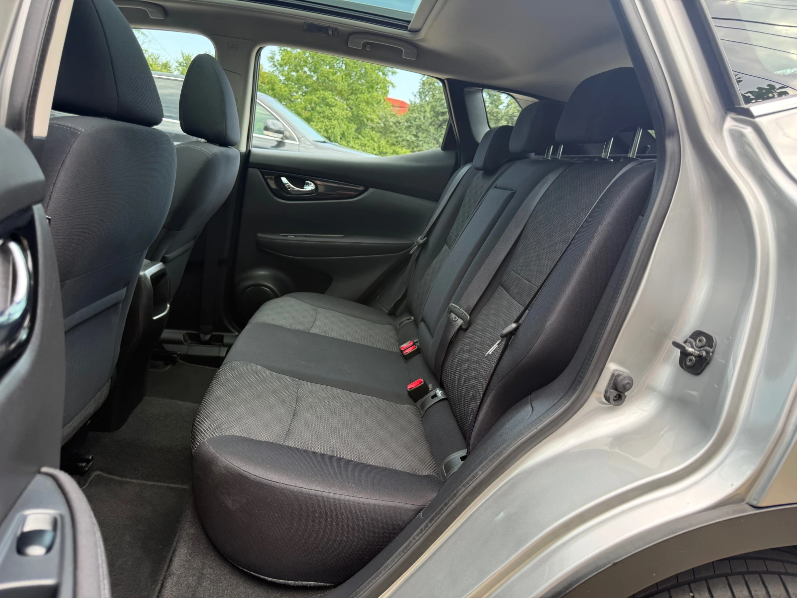 Nissan Qashqai PANORAMA-KAMERA-PARKTRONIK, снимка 9 - Автомобили и джипове - 55808593