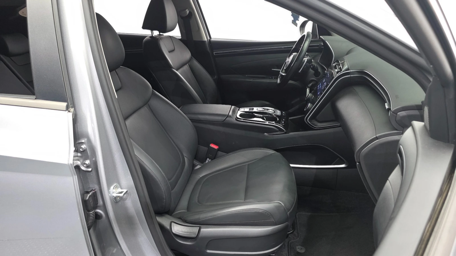 Hyundai Tucson Diesel 2.0 2WD Modern| Подгрев| Обдухване| , снимка 10 - Автомобили и джипове - 56023428