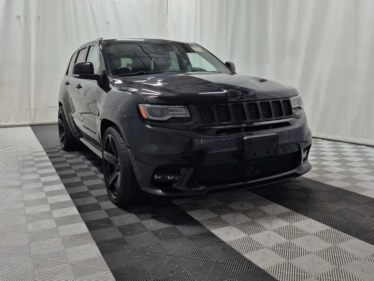 Jeep Grand cherokee * SRT * АВТОКРЕДИТ БЕЗ ПЪРВОНАЧАЛНА ВНОСКА* , снимка 2 - Автомобили и джипове - 56189542