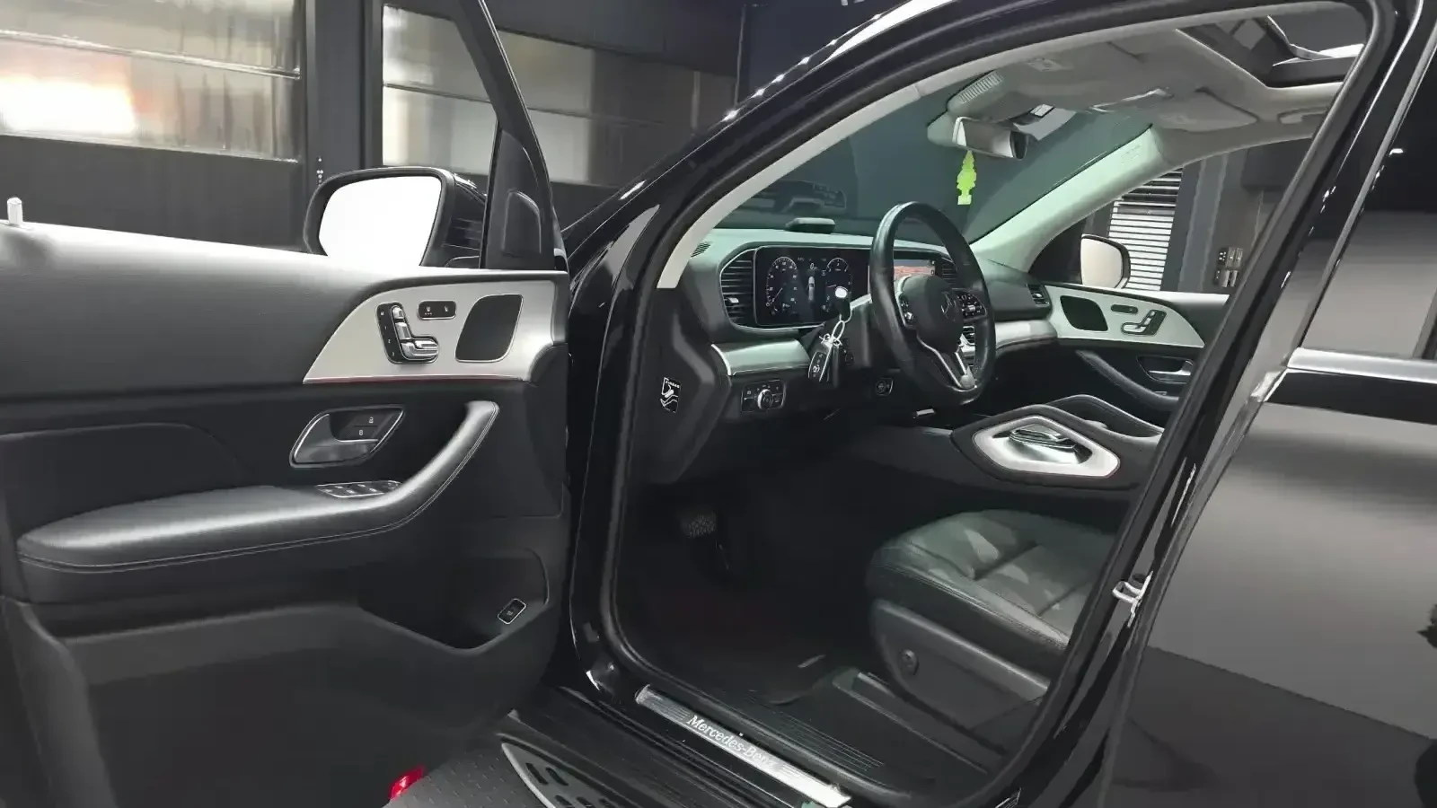 Mercedes-Benz GLE 300 4MATIC, снимка 6 - Автомобили и джипове - 56734099