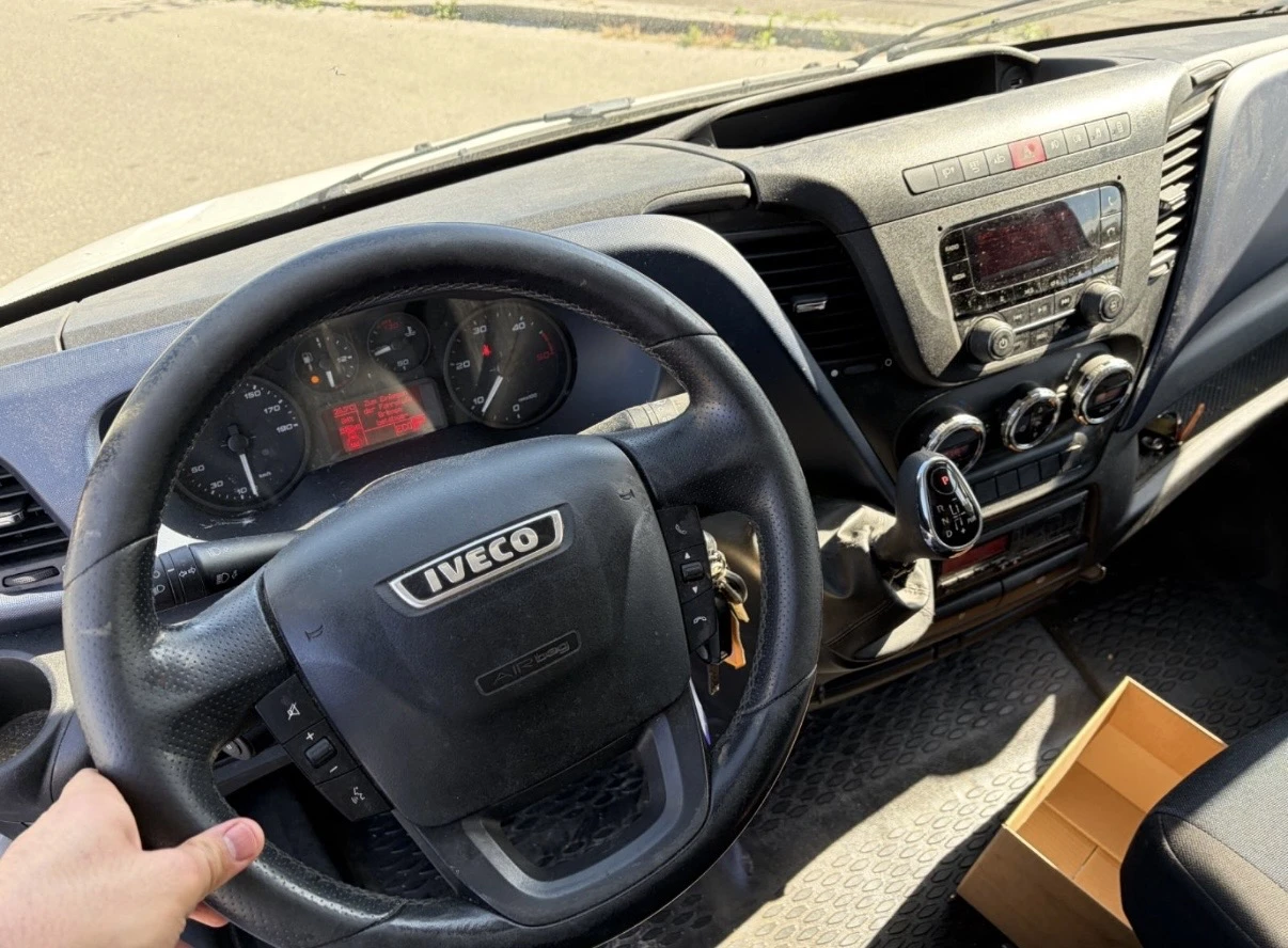 Iveco 35s18 3.0* HI-MATIC* БОРД* 4.20м* КЛИМА, снимка 8 - Бусове и автобуси - 56276073