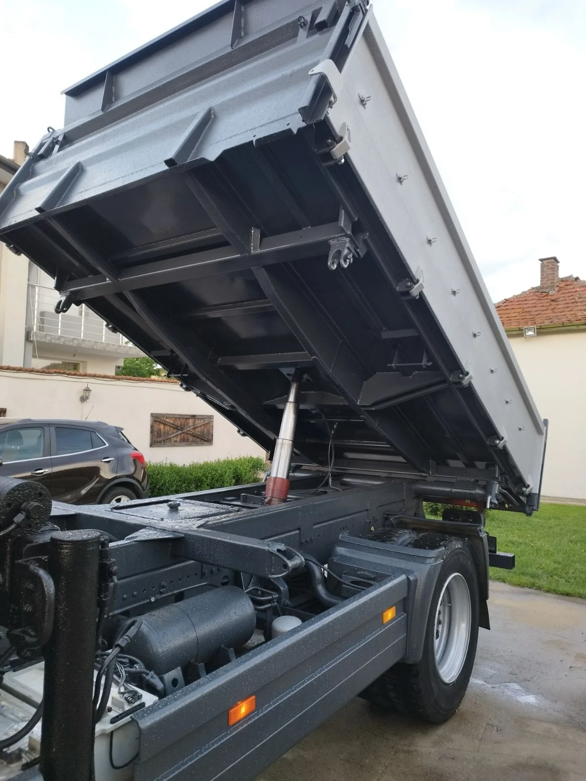 Mercedes-Benz Atego 1222 Тристранен самосвал с Кран , снимка 11 - Камиони - 54711167
