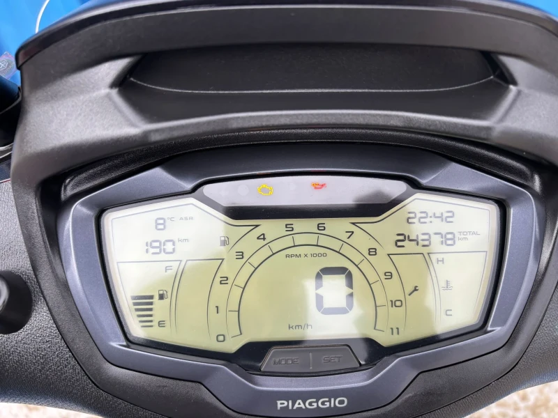 Piaggio Beverly 400 hpe, снимка 6 - Мотоциклети и мототехника - 52542110