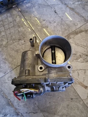 22030-0T050 дроселова клапа TOYOTA COROLLA , снимка 2 - Части - 52614614