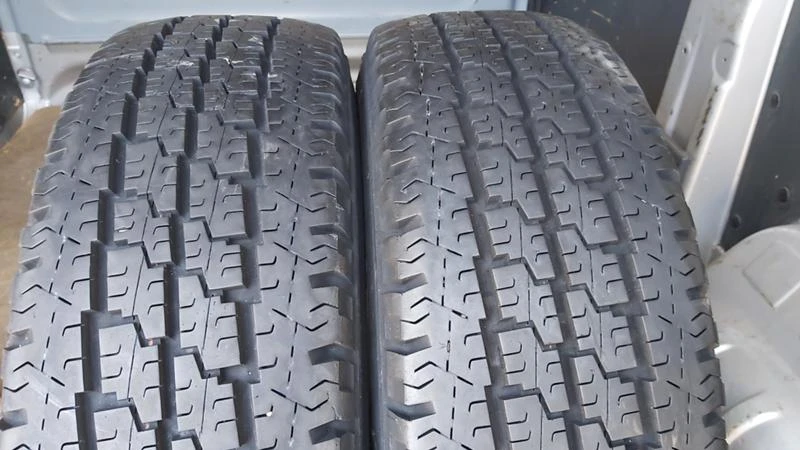 Гуми Летни 205/70R15, снимка 1 - Гуми и джанти - 29253744