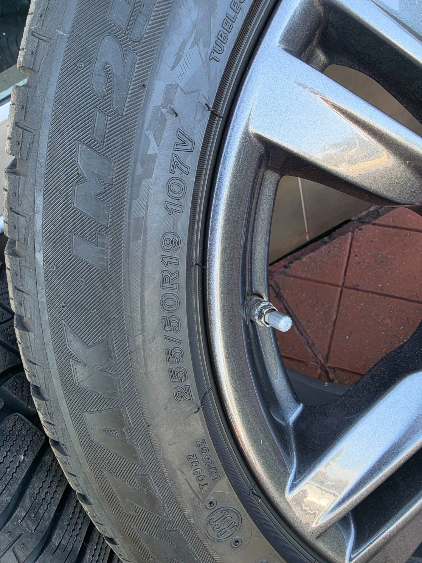 Гуми с джанти Bridgestone 255/50R19, снимка 9 - Гуми и джанти - 56110238