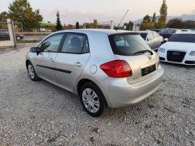 Toyota Auris 1.4 дизел Автомат - изображение 8