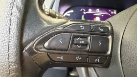 Toyota Yaris Cross Car play, подгрев, дистроник, снимка 13