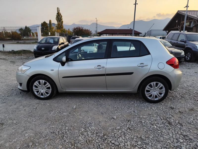 Toyota Auris 1.4 дизел Автомат, снимка 9 - Автомобили и джипове - 47813653