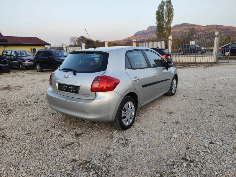 Toyota Auris 1.4 дизел Автомат, снимка 5 - Автомобили и джипове - 47813653