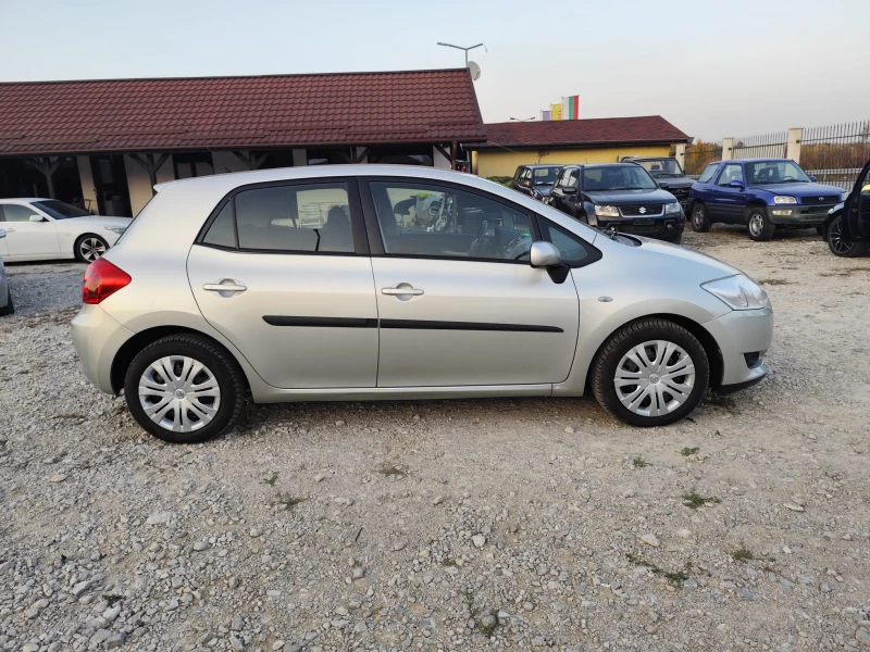 Toyota Auris 1.4 дизел Автомат, снимка 4 - Автомобили и джипове - 47813653