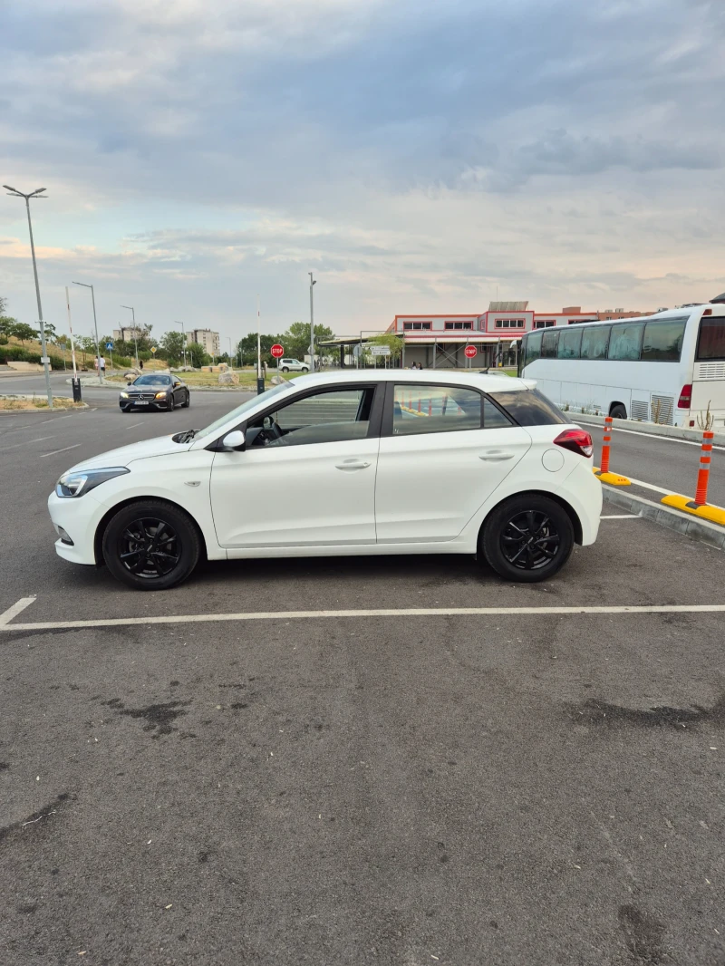 Hyundai I20, снимка 4 - Автомобили и джипове - 49212550