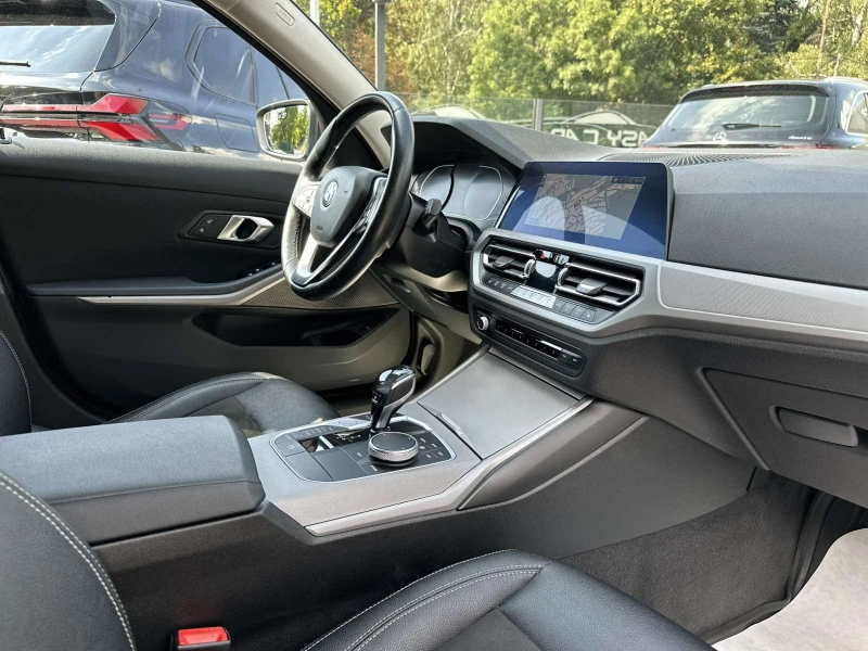 BMW 320 xDrive M Sport /CAMERA/NAVI, снимка 11 - Автомобили и джипове - 51264382
