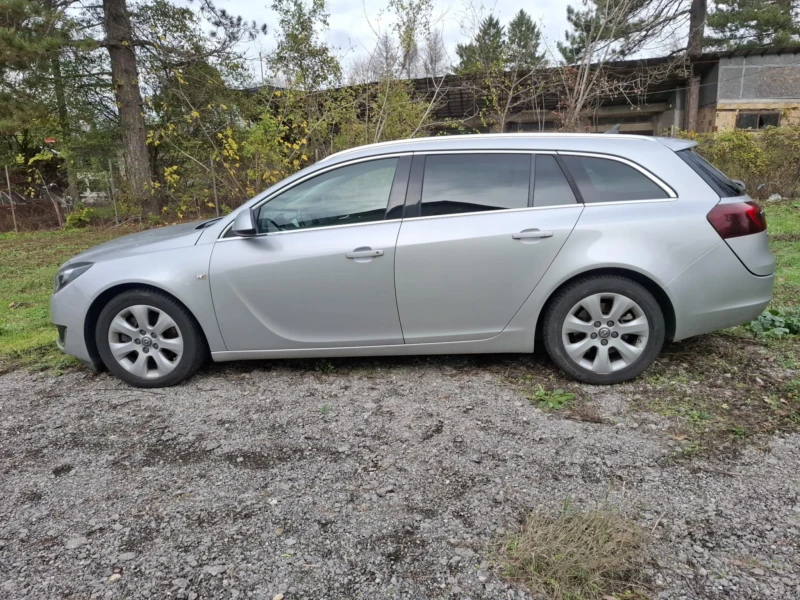 Opel Insignia SPORTS TOURER, снимка 3 - Автомобили и джипове - 52391390