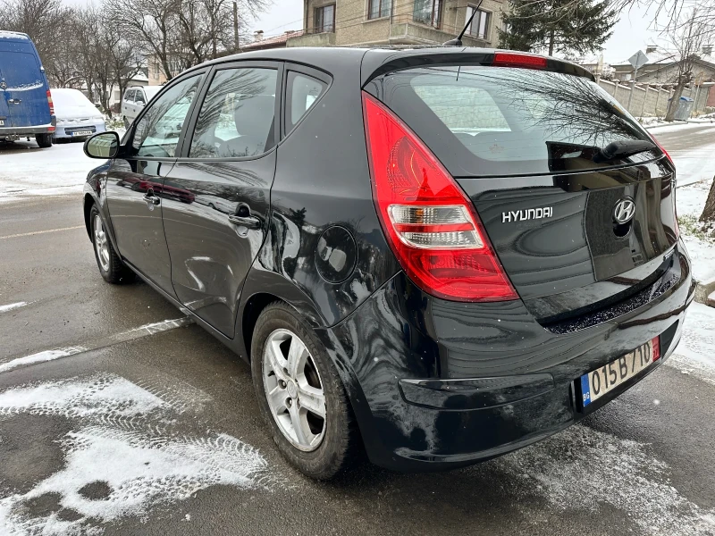 Hyundai I30 1.6 CRDI, снимка 5 - Автомобили и джипове - 53155136