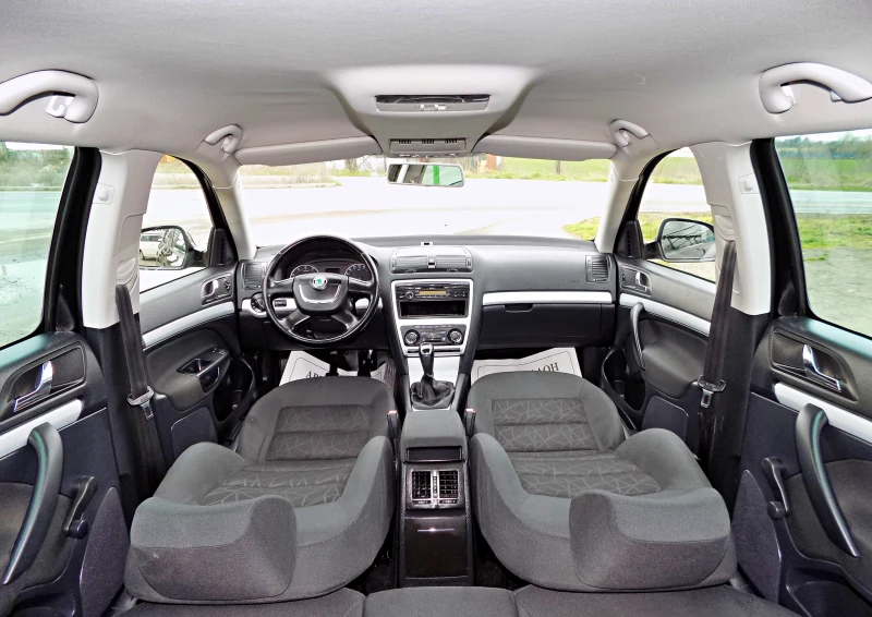 Skoda Octavia 1.6MPi/102 к.с./СТАРИЯ ДВИГАТЕЛ/РЕАЛНИ КМ, снимка 8 - Автомобили и джипове - 53575416