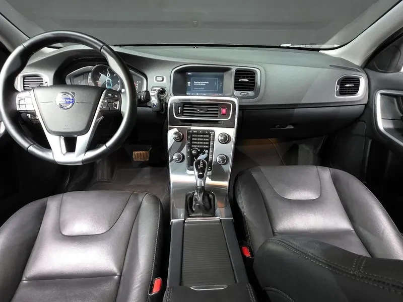 Volvo S60, снимка 7 - Автомобили и джипове - 54326561