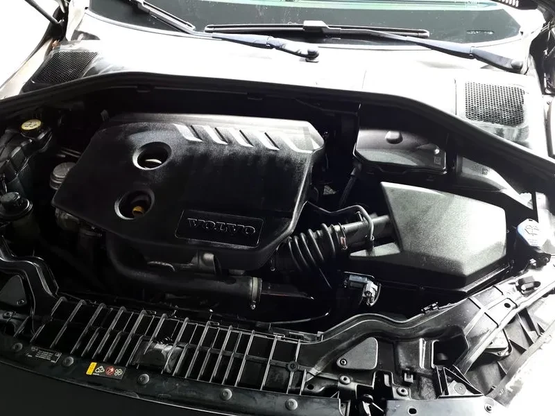 Volvo S60, снимка 6 - Автомобили и джипове - 54326561