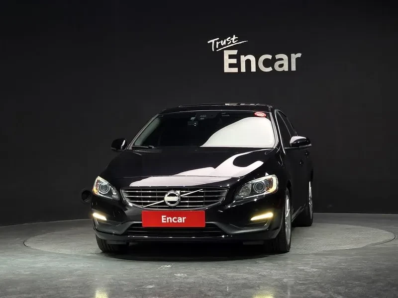 Volvo S60, снимка 3 - Автомобили и джипове - 54326561