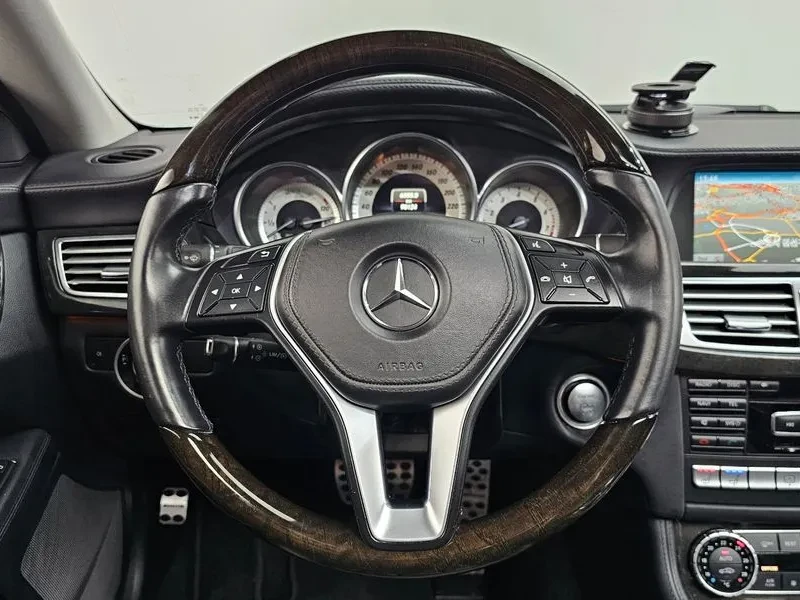 Mercedes-Benz CLS 350 W218, снимка 13 - Автомобили и джипове - 55940430
