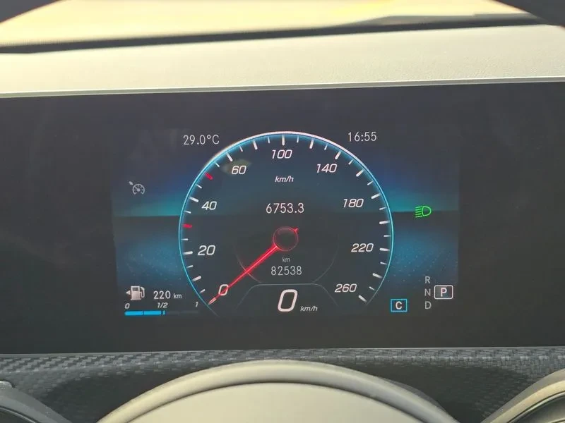 Mercedes-Benz A 220 Hatchback, снимка 5 - Автомобили и джипове - 56294783