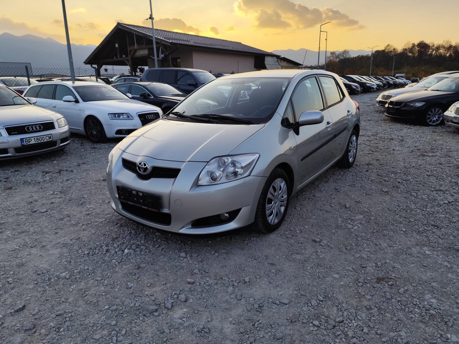 Toyota Auris 1.4 дизел Автомат - [1] 