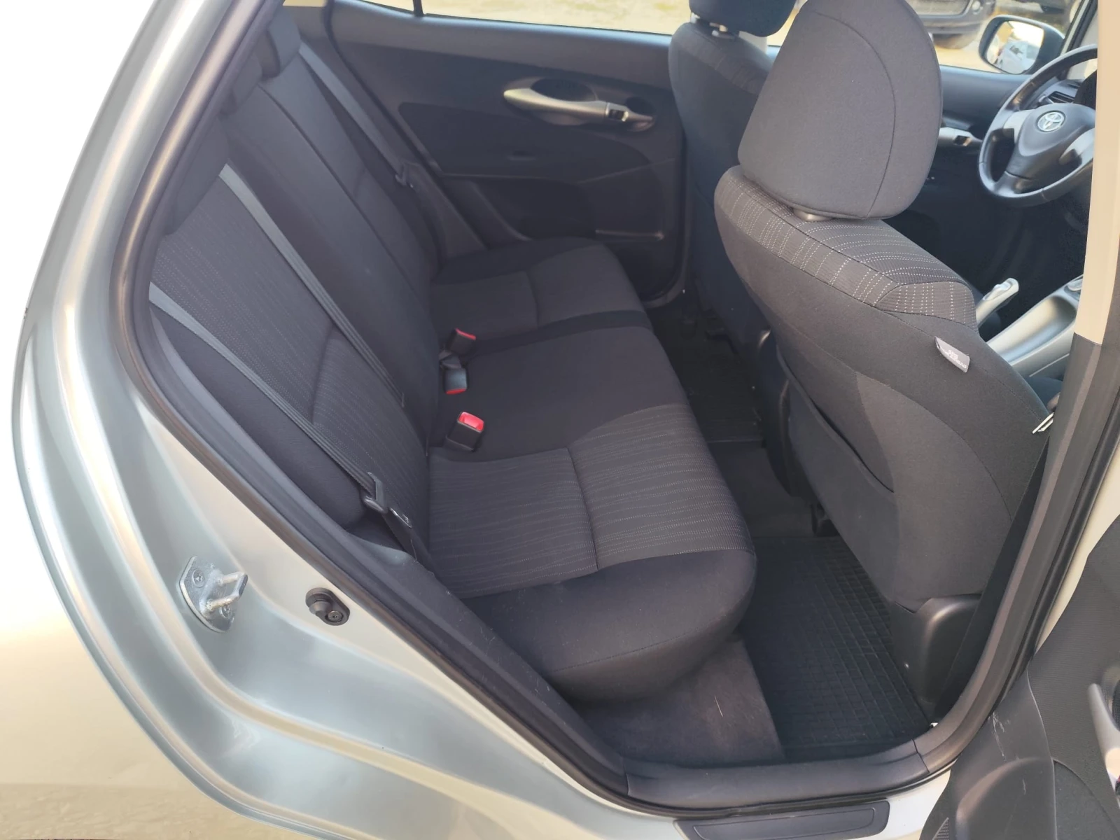 Toyota Auris 1.4   | Mobile.bg   15