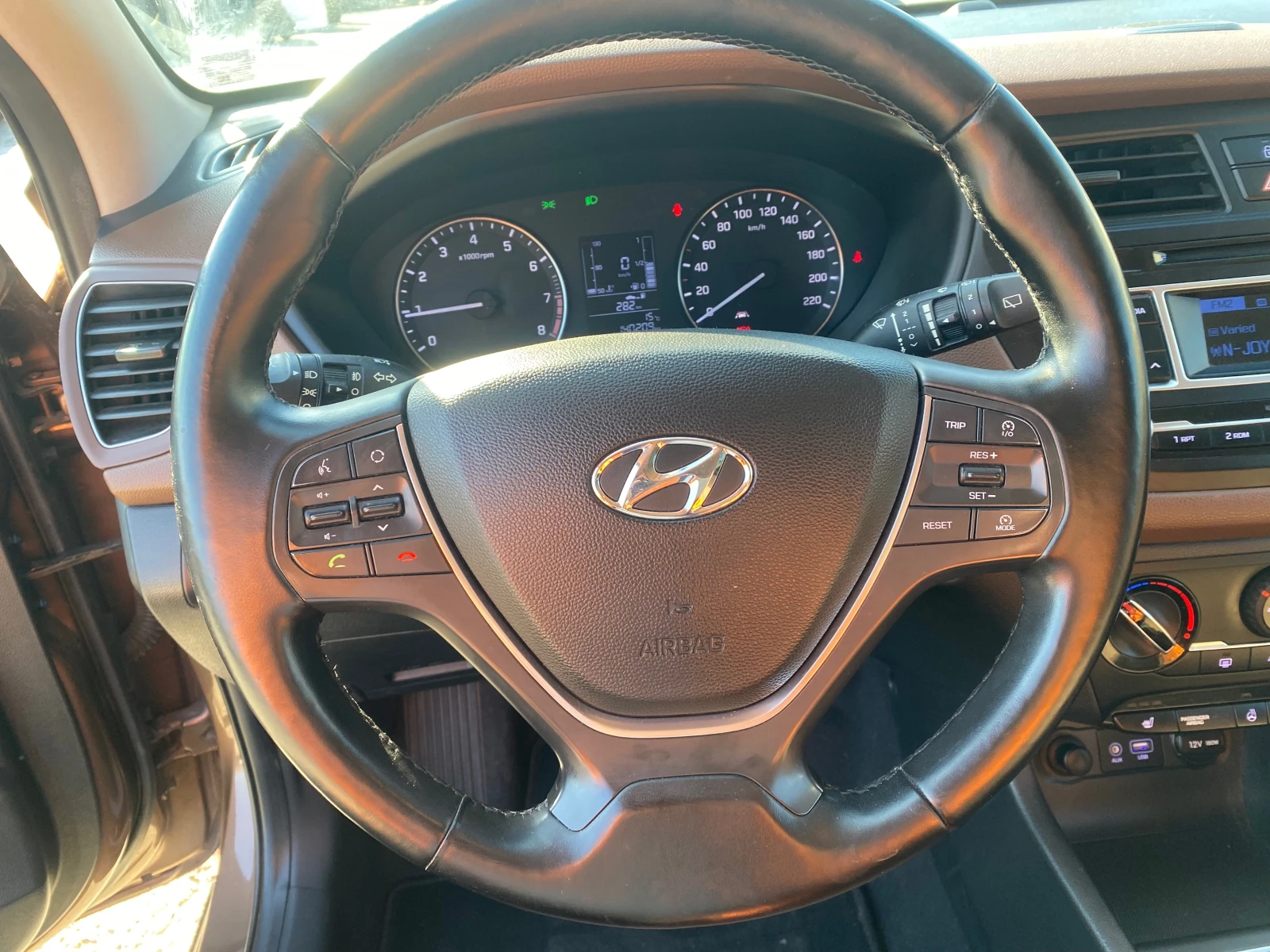Hyundai I20 1.4 Швейцария | Mobile.bg — изображение 11