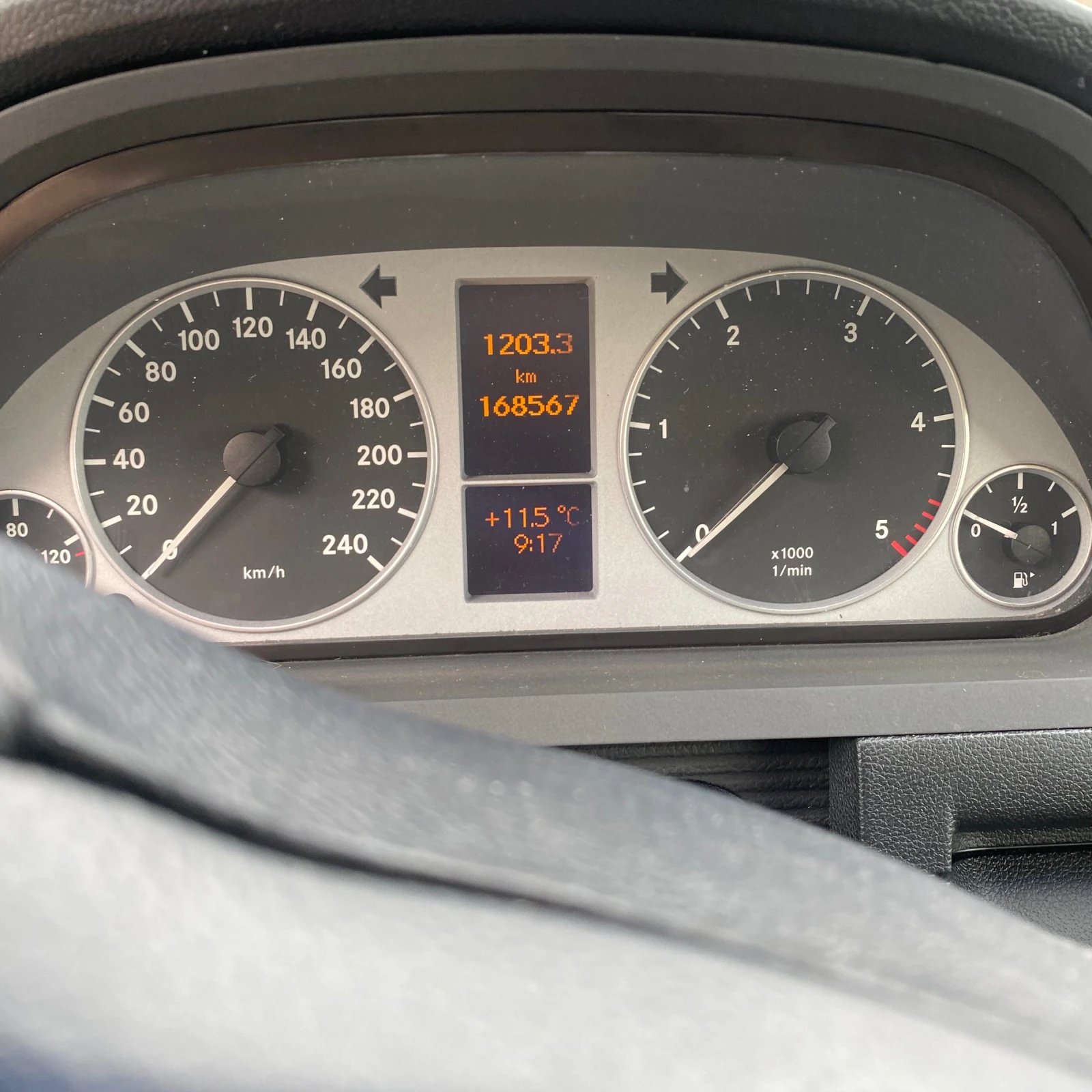 Mercedes-Benz A 180 AVANTGARD - изображение 9