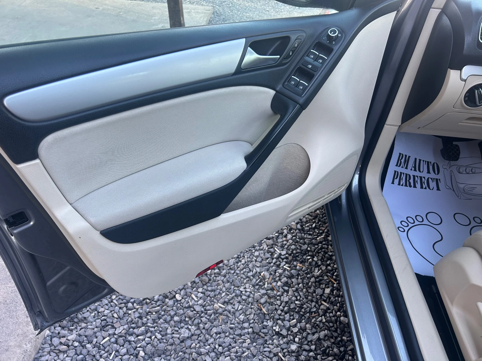 VW Golf 1.6 TDI 105 k.c. - изображение 8