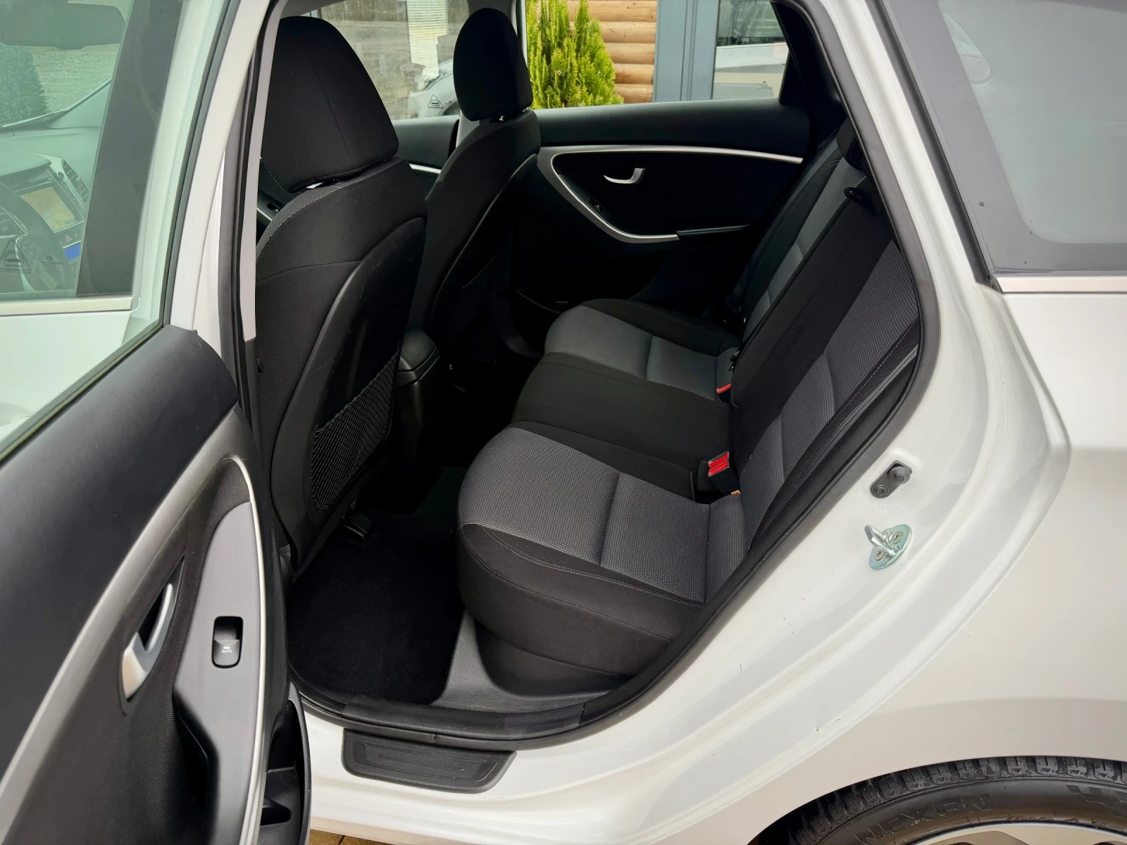 Hyundai I30 1.4 MPI* FACELIFT* NAVI* CAMERA* LED | Mobile.bg   12