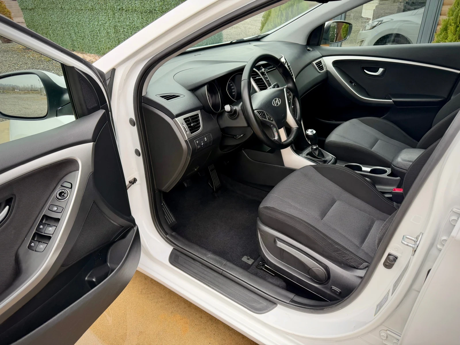 Hyundai I30 1.4 MPI* FACELIFT* NAVI* CAMERA* LED | Mobile.bg   8