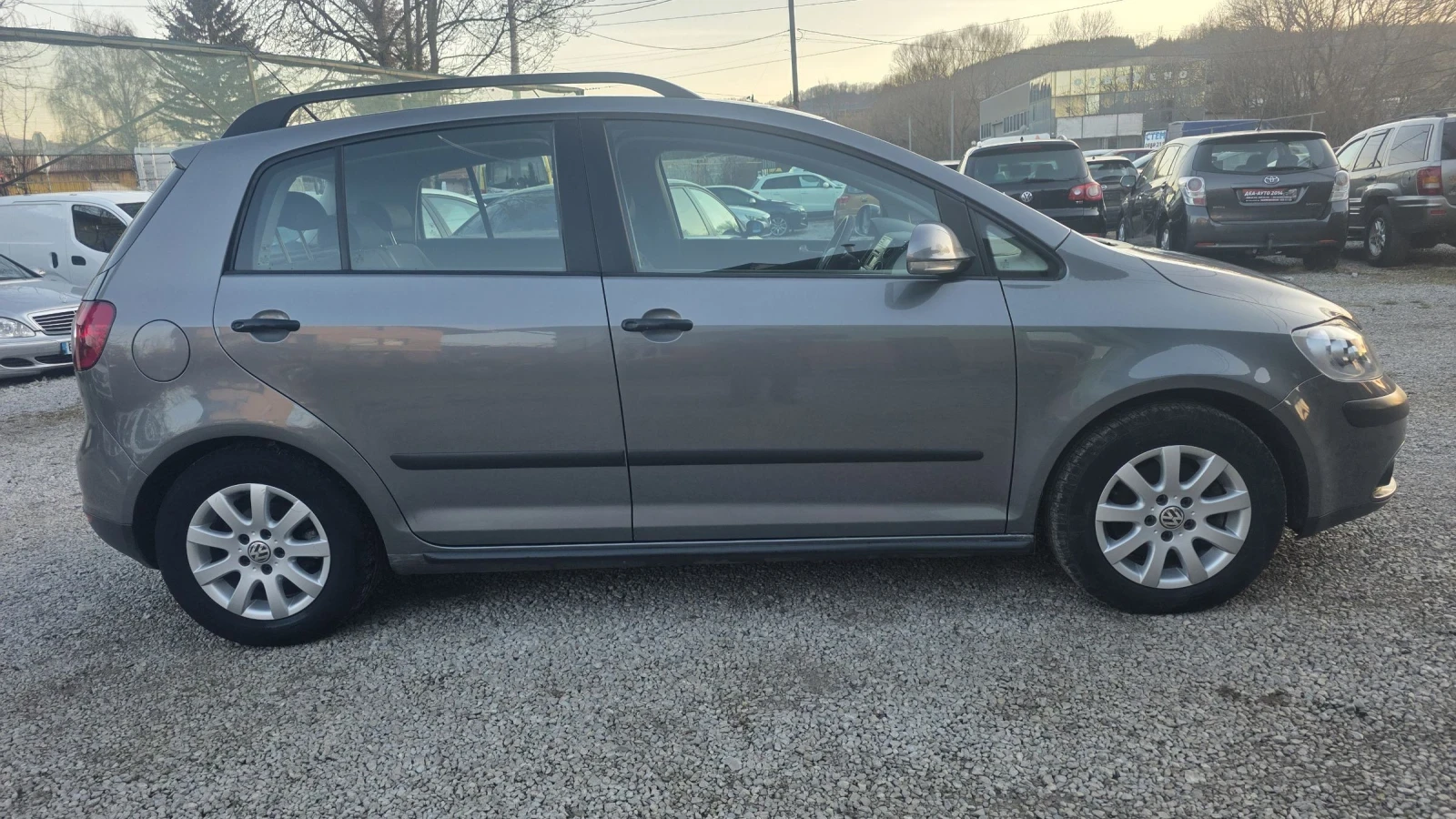 VW Golf Plus 1.9 TDI 105k.s - изображение 3