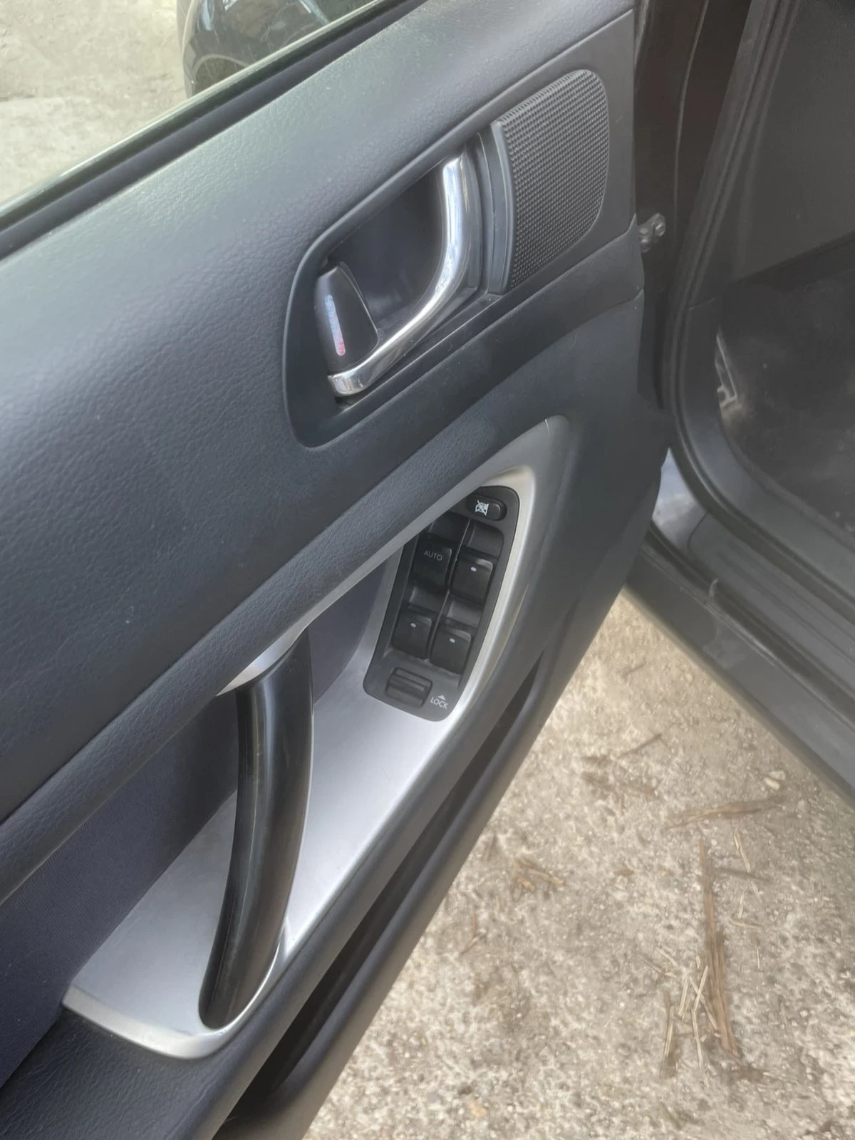 Subaru Outback 2.5, снимка 12 - Автомобили и джипове - 53710055