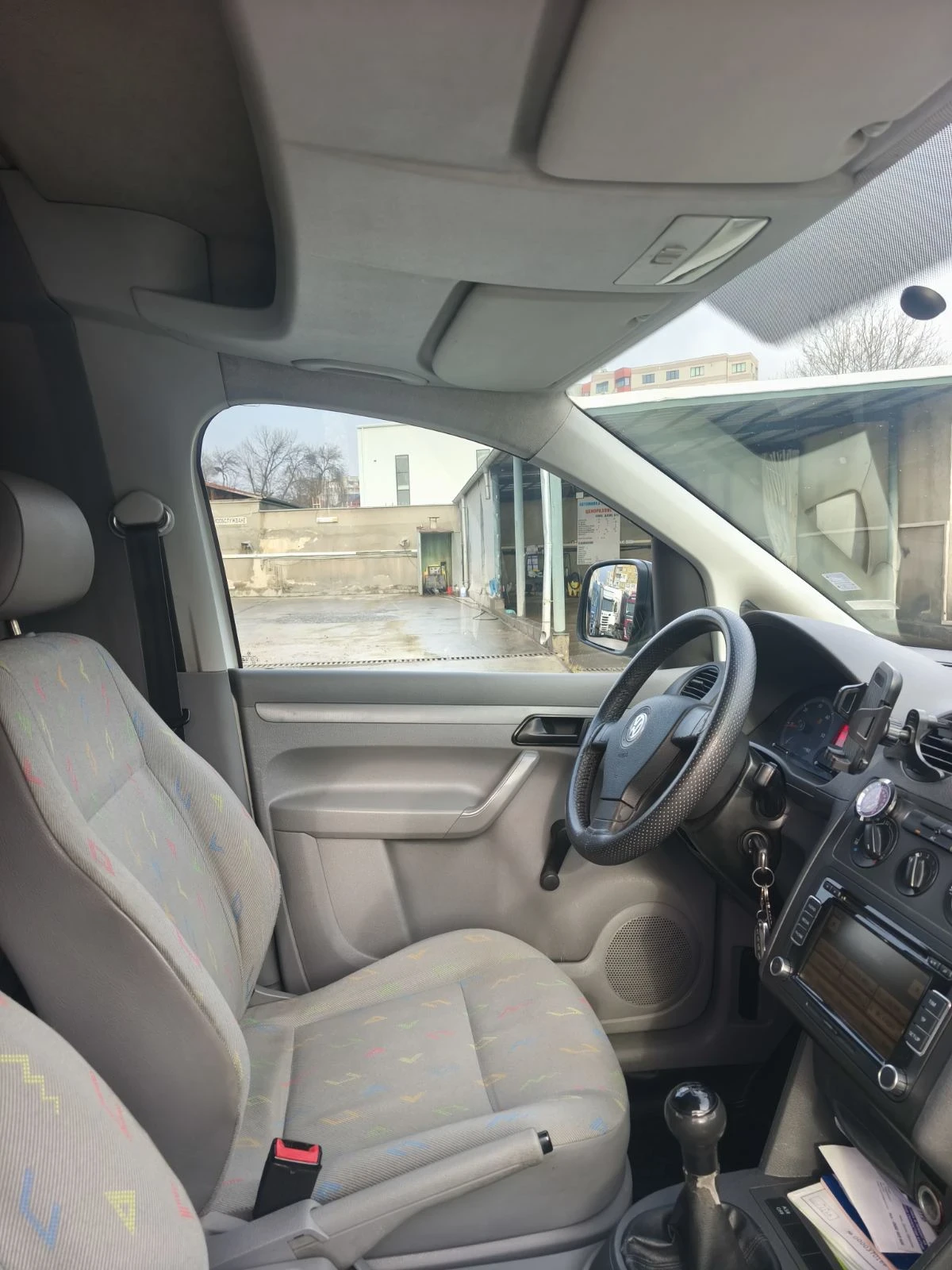 VW Caddy 1.9, 105 кс, снимка 7 - Автомобили и джипове - 53872515