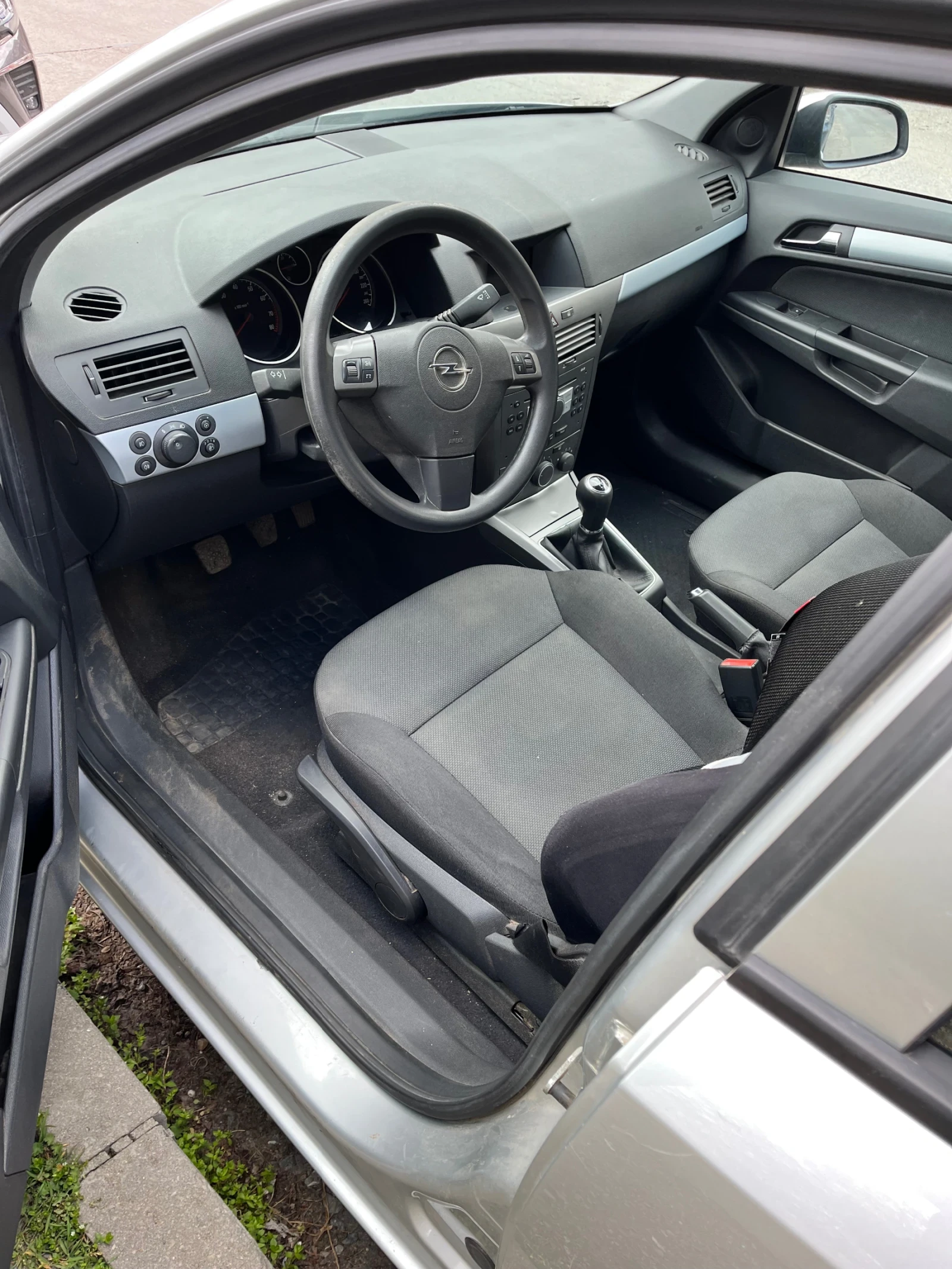 Opel Astra 1.6 TWINPORT, снимка 7 - Автомобили и джипове - 53987111
