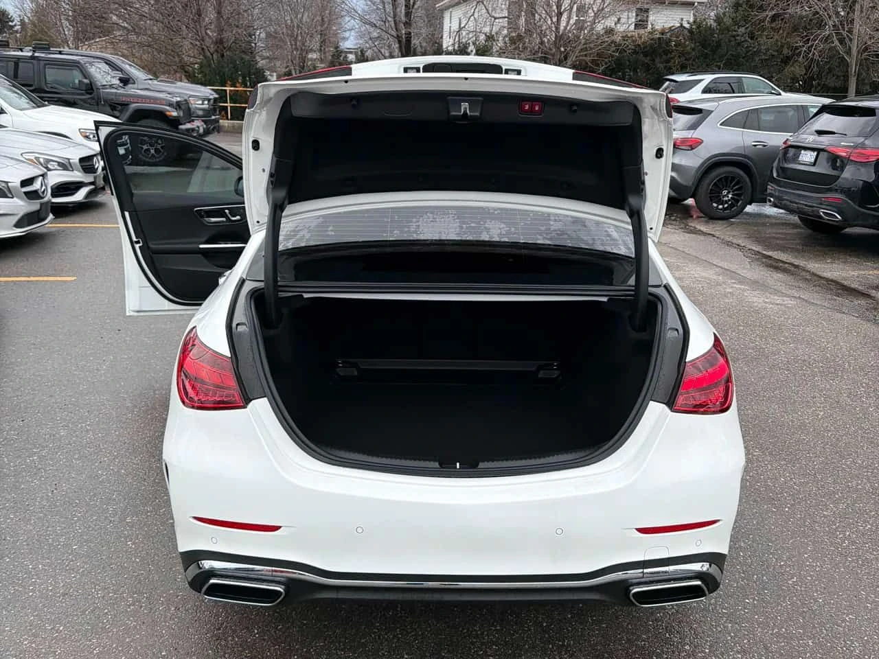 Mercedes-Benz C 300 | DISTRONIC| ПАНО| ПОДГРЕВИ| CARFAX, снимка 6 - Автомобили и джипове - 53995207