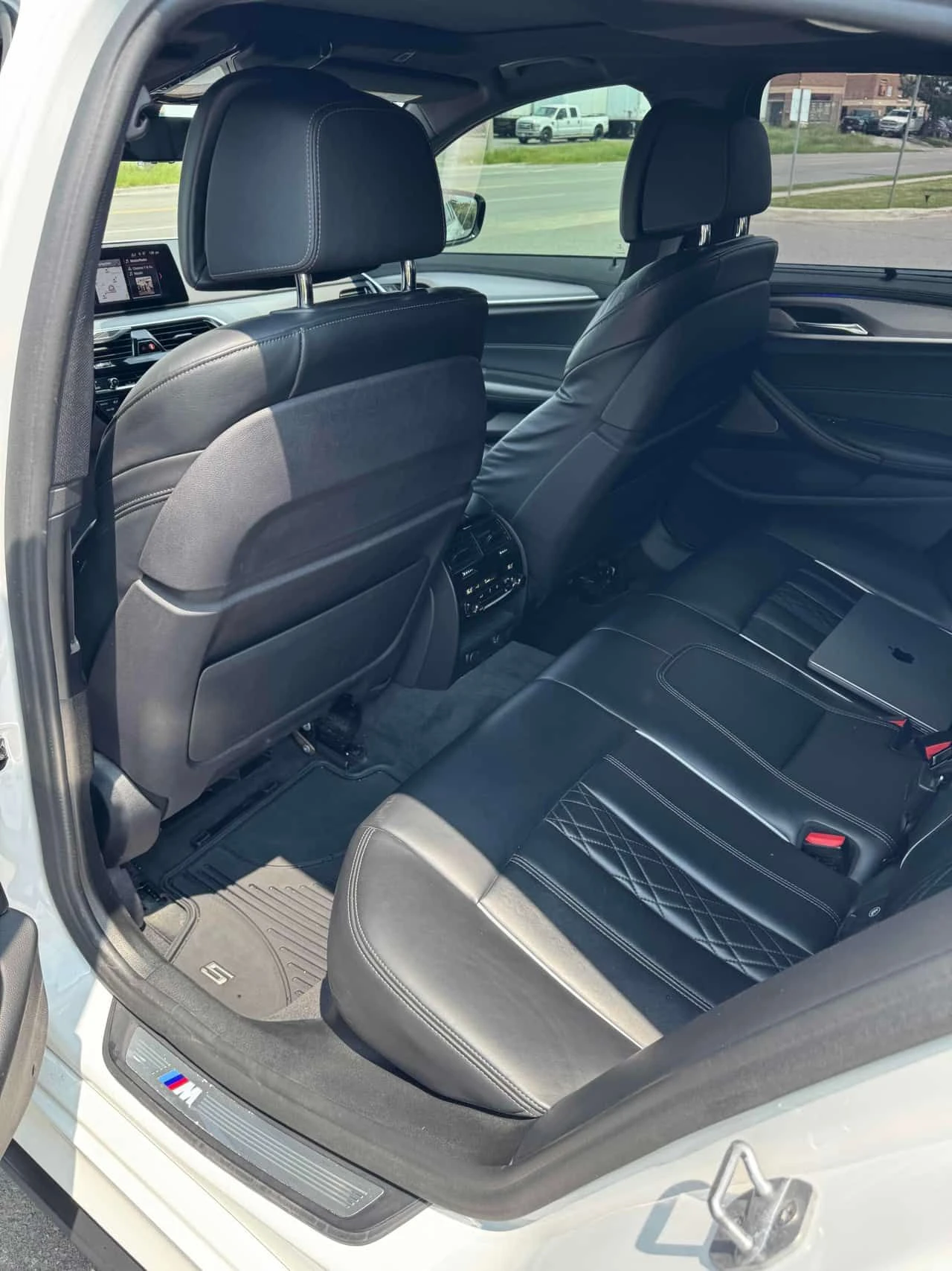 BMW 540 * 540i xDrive * 2 КЛЮЧА* PANO* KEYLESS* ПОДГРЕВ* , снимка 10 - Автомобили и джипове - 54177547